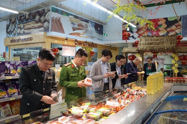 Bộ Y tế đề nghị siết chặt hậu kiểm an toàn thực phẩm, tập trung cao điểm dịp Tết và lễ hội xuân